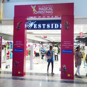MALL ENTRANCE GATE ADVERTISING